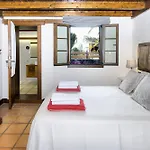 Nyaraló Ermita Perdomo *